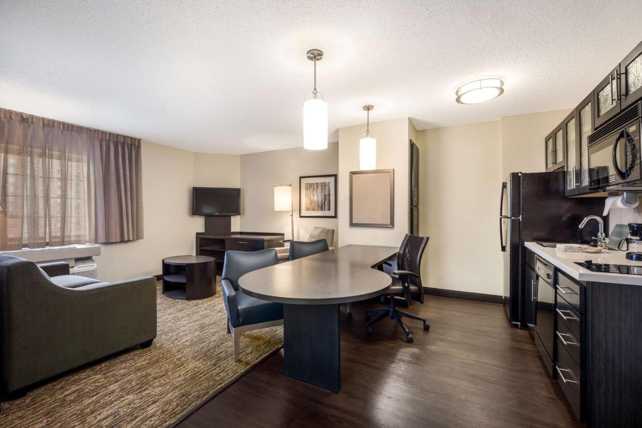 Sonesta Simply Suites Cleveland North Olmsted Airport Экстерьер фото