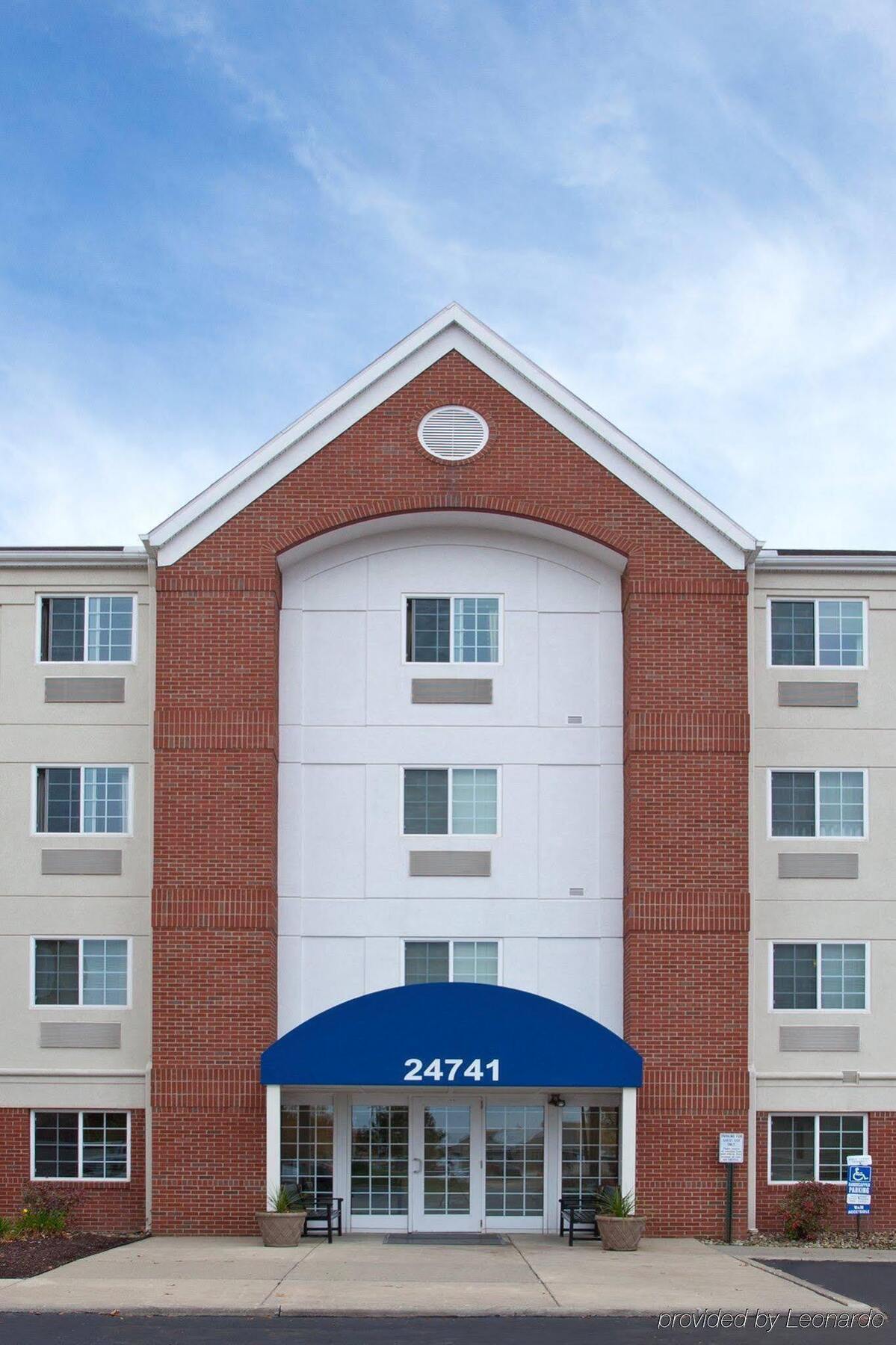 Sonesta Simply Suites Cleveland North Olmsted Airport Экстерьер фото